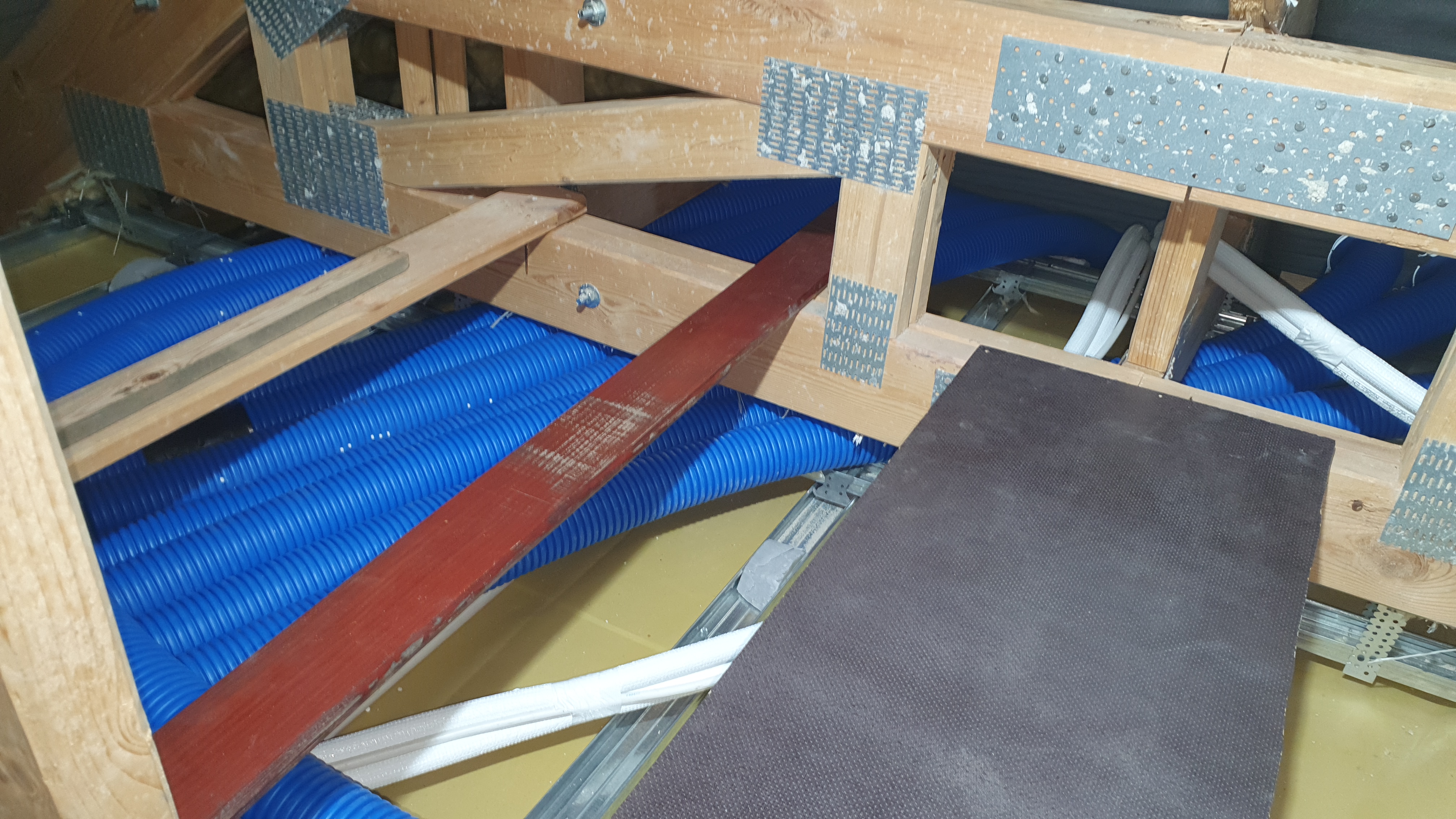 Lorem ipsum dolot sit amet, eiusmod tempor incididintu